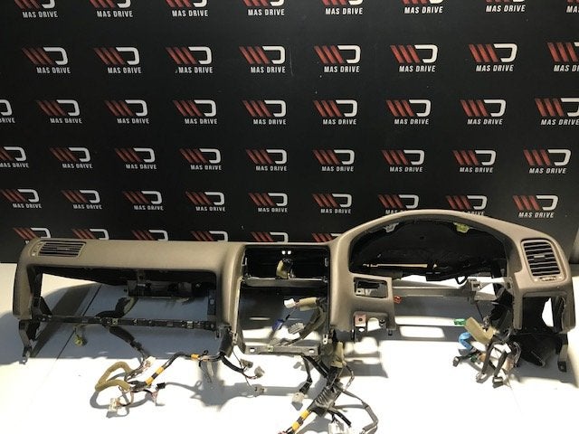 Lexus LS400 dashboard RHD, Utilisé