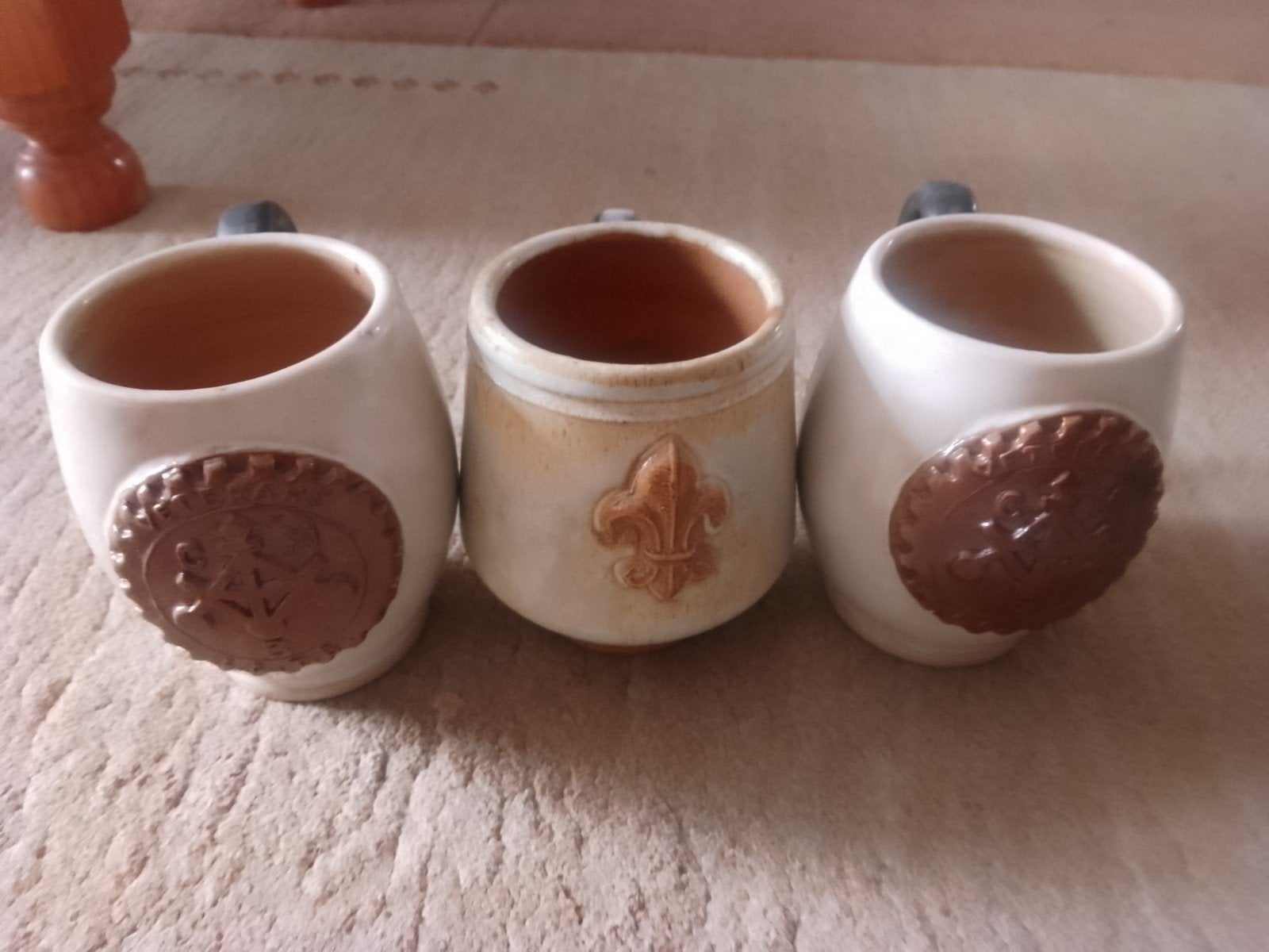 Ancienne Tasses, Enlèvement
