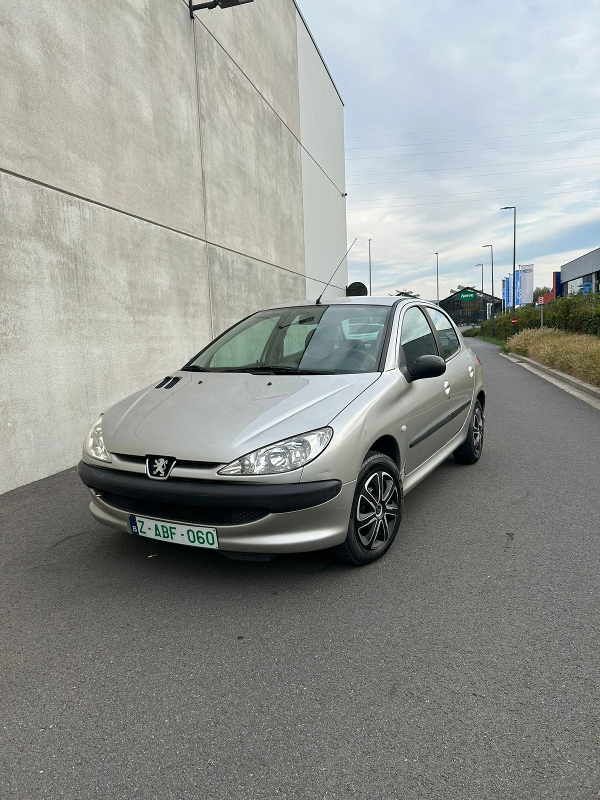 Peugeot 206 1.1 44kw benz euro4 bj2004km132510 1j garantie, Auto's, Peugeot, Emergency brake assist, Bedrijf, Handgeschakeld, 5 deurs