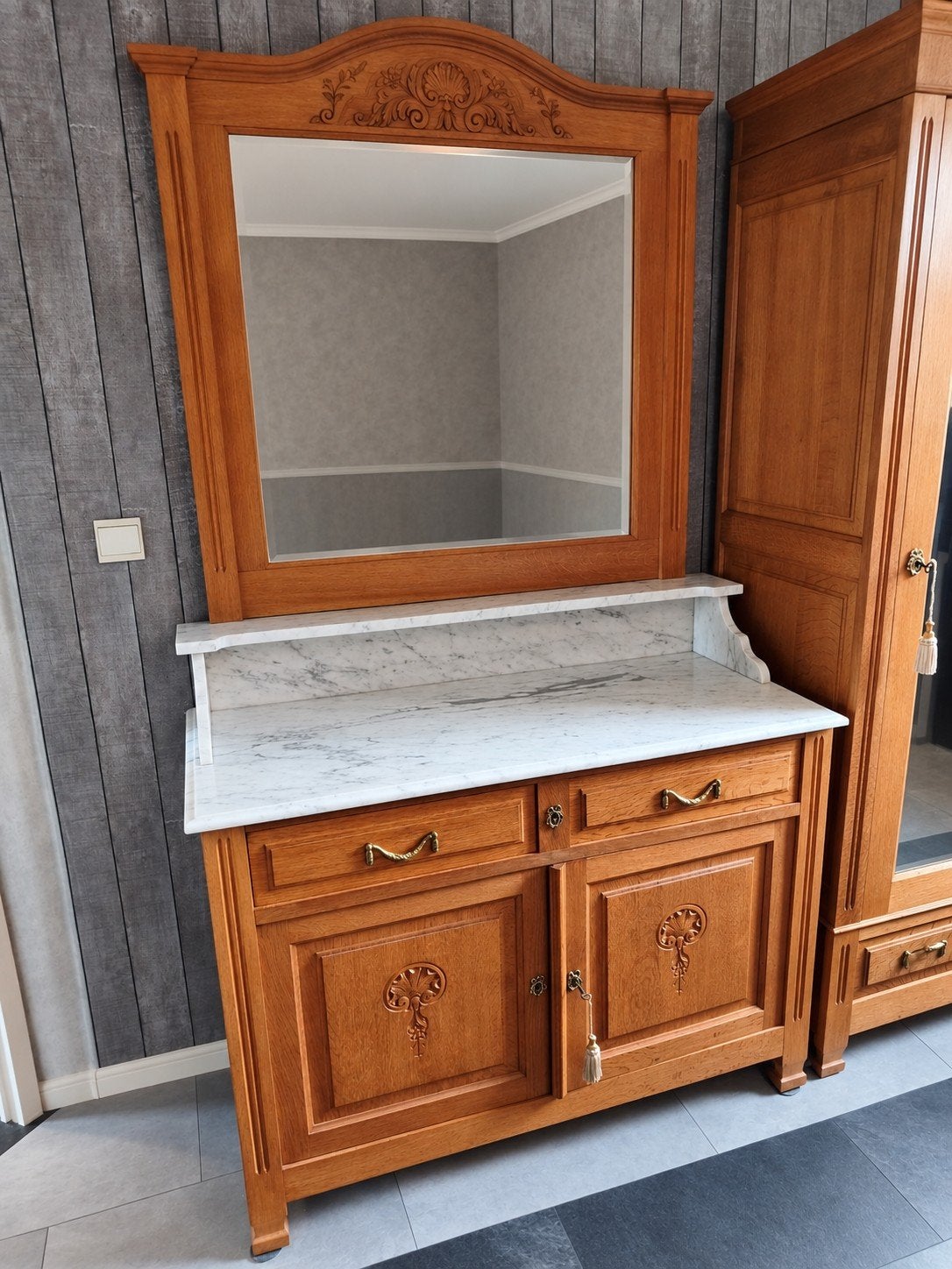 Antieke dressoir, Ophalen