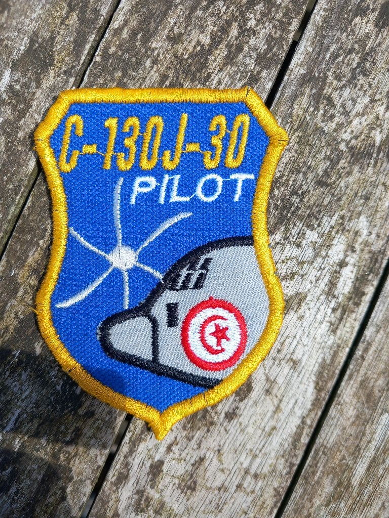 Tunisian Air Force pilot C-130J-30, Collections, Aviation, Envoi, Neuf, Écusson, Insigne ou Logo