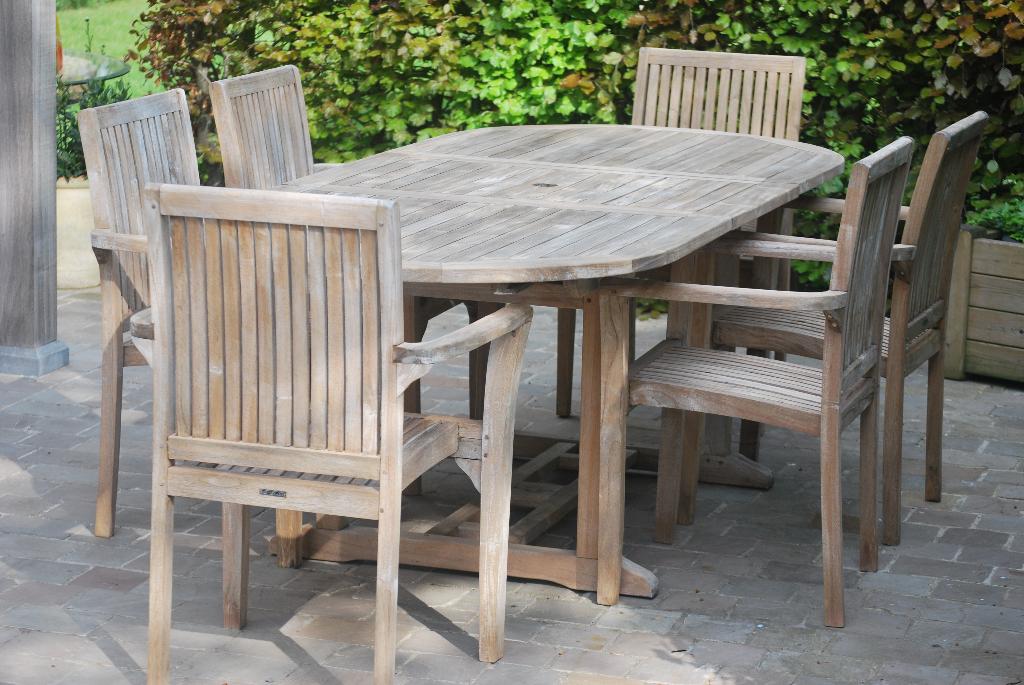 ensemble de jardin en teck, table et six chaises, empilable, Table à dinner, Salons de jardin, Comme neuf, 6 places