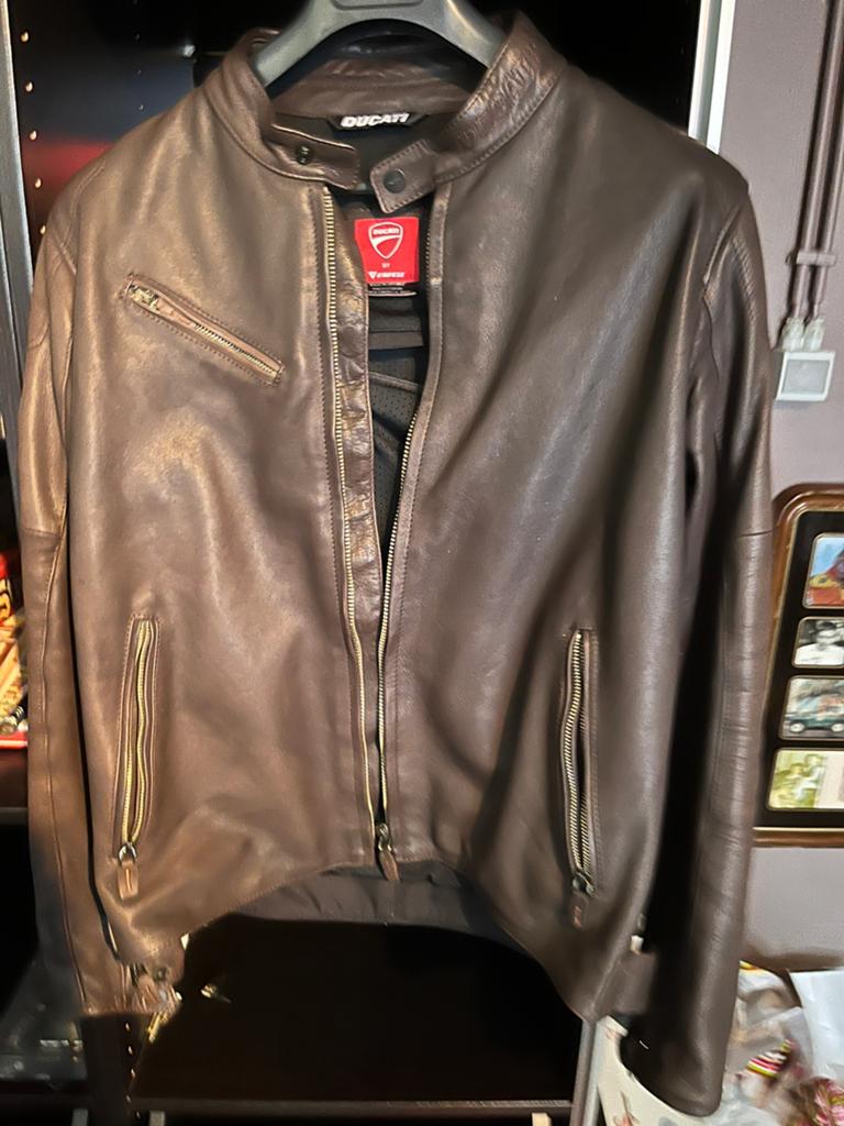 Ducati by Dainese ledere motorvest maat 50, Motoren, Ophalen, Nieuw zonder kaartje, Heren, Jas | leer
