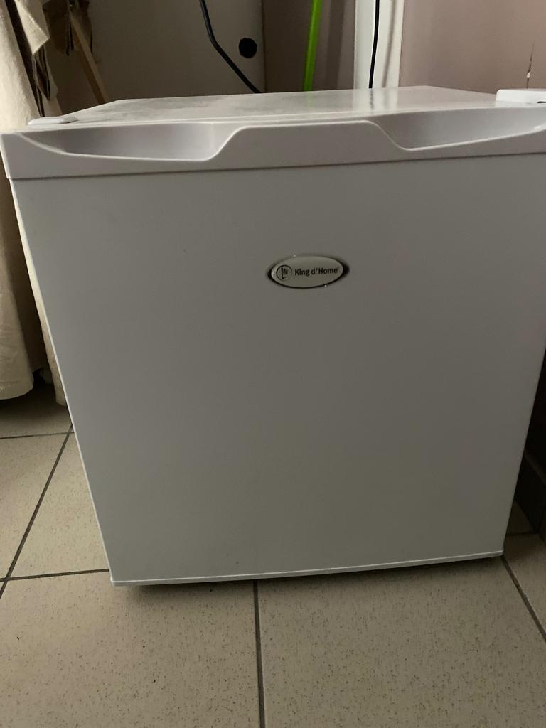 Congélateur petit, Elektronische apparatuur, Vriezers en Diepvrieskisten, Gebruikt, Minder dan 85 cm, Ophalen, Vrieskast