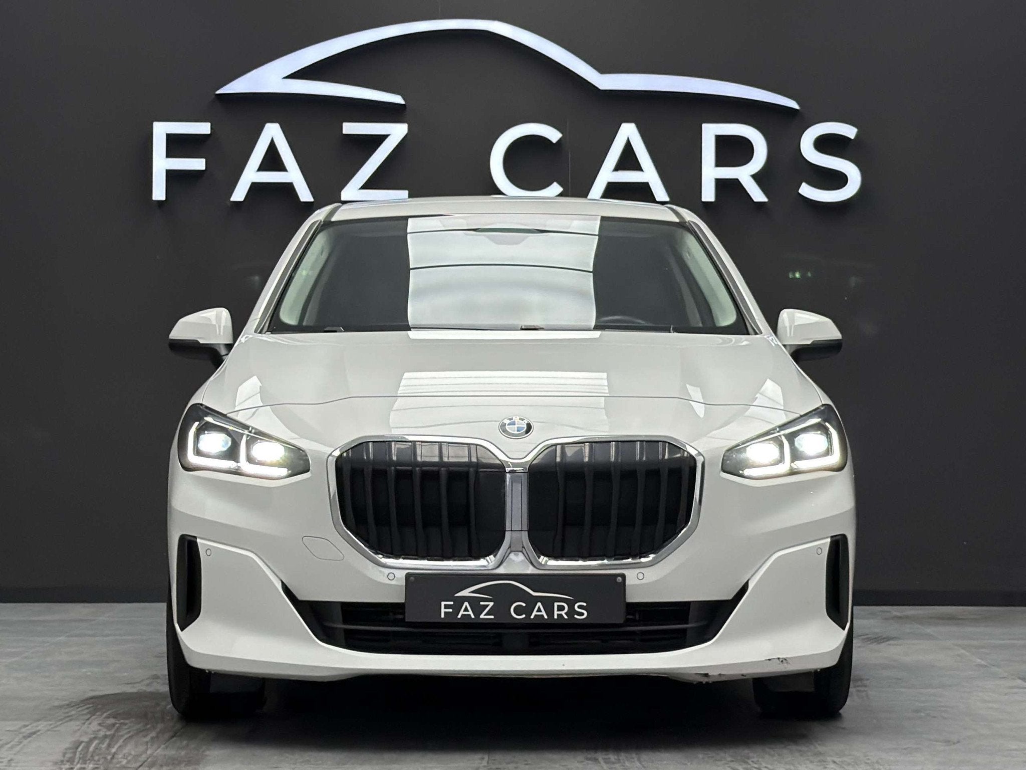 BMW 2 Serie 218 dA Active Tourer * 1ER PROP + CUIR + CAMÉRA, Auto's, 4 cilinders, Wit, Bedrijf, 5 deurs