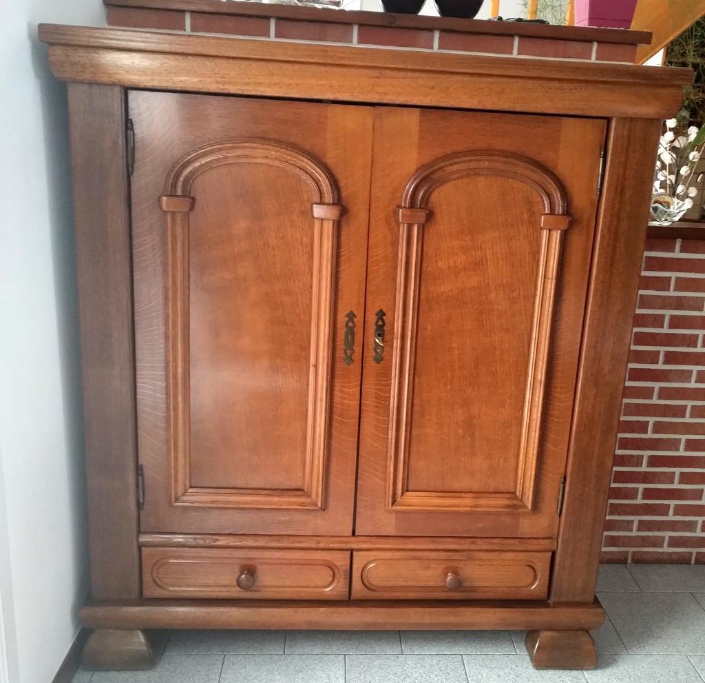 Un dressoir en bois, Chêne, Avec tablette(s), 150 à 200 cm, Comme neuf