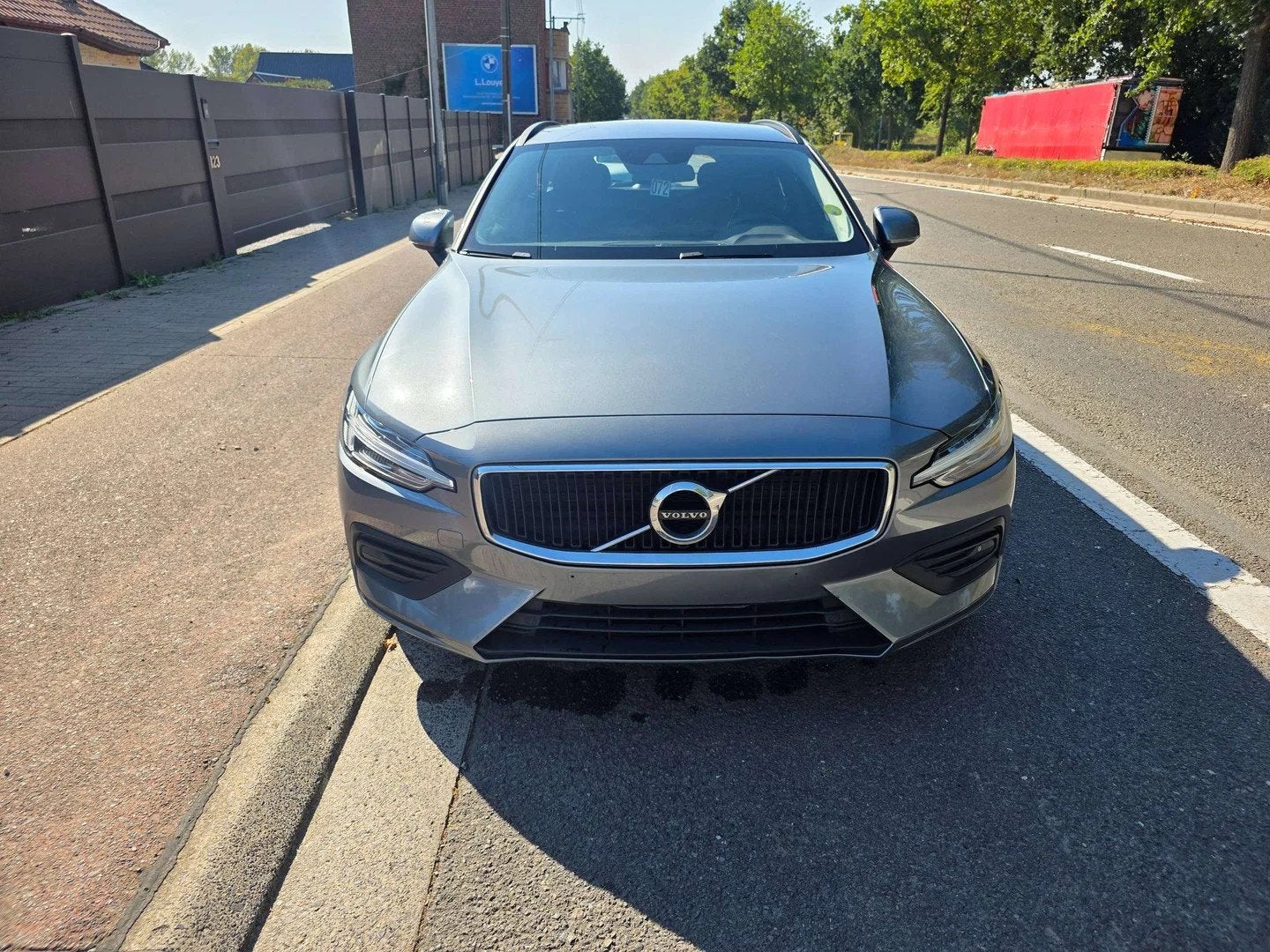 Volvo V60 V60 2.0 D3 Momentum Core Geartronic AUT IN ZEER GO, Autos, Argent ou Gris, Achat, Entreprise, Noir