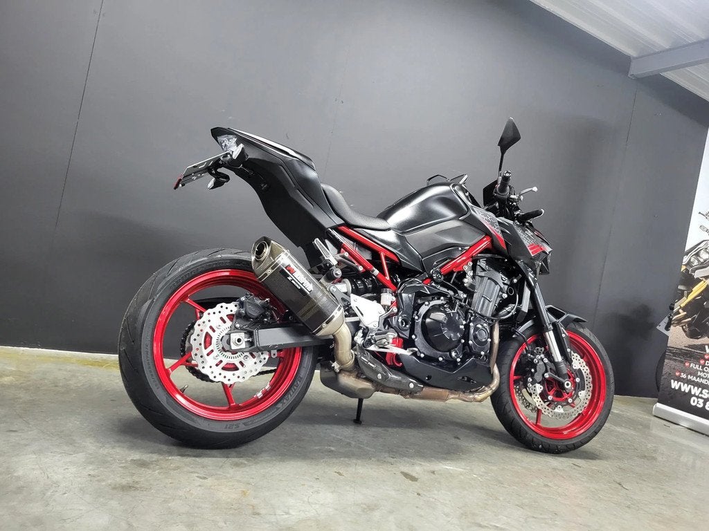 Kawasaki Z 900 Performance Edition in topstaat (bj 2021), Bedrijf, 900 cc, Meer dan 35 kW, Overig