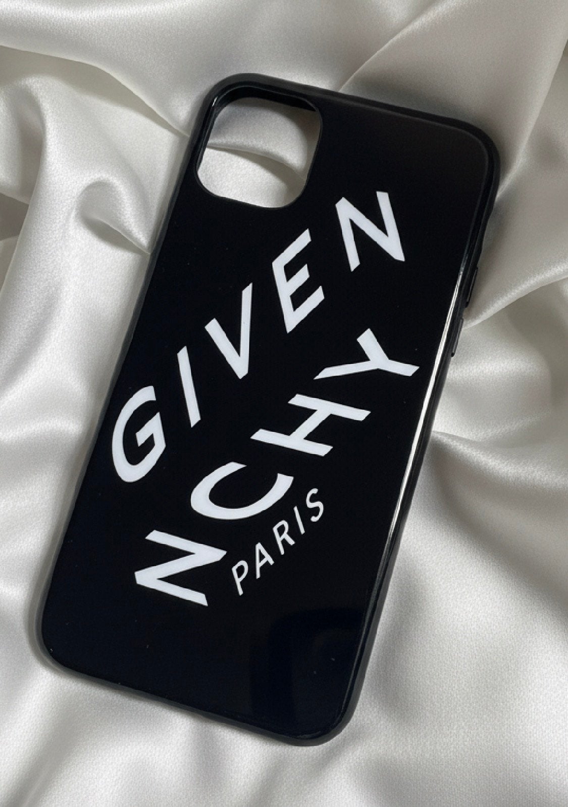 Neuf 220€ coque Givenchy iphine 11 full set, Neuf, IPhone 11, Enlèvement ou Envoi, Blanc