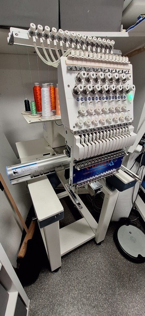 Borduurmachine 15 Naald Professioneel, Ophalen, Gebruikt