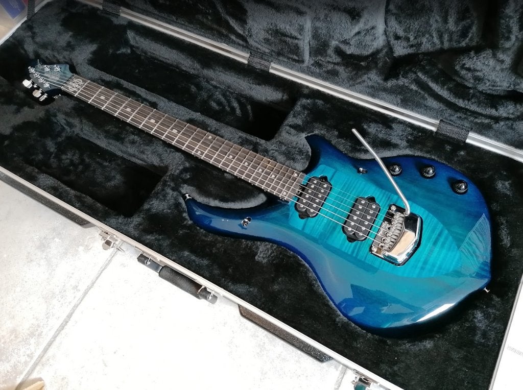 Guitare Music Man Majesty Blue Honu 2020, Enlèvement, Comme neuf, Électrique, 6 cordes