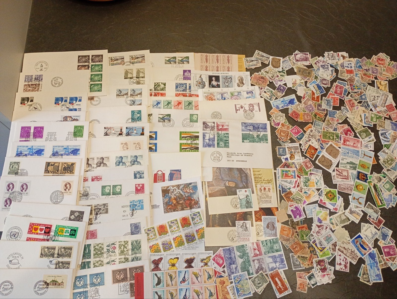 L90) joli lot de timbres suédois, Enlèvement ou Envoi
