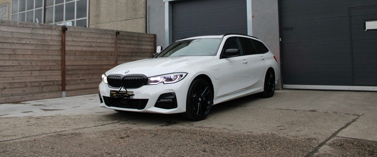 BMW 330e, Autos, Euro 6, Phares entièrement LED, 1 kW, 5 portes