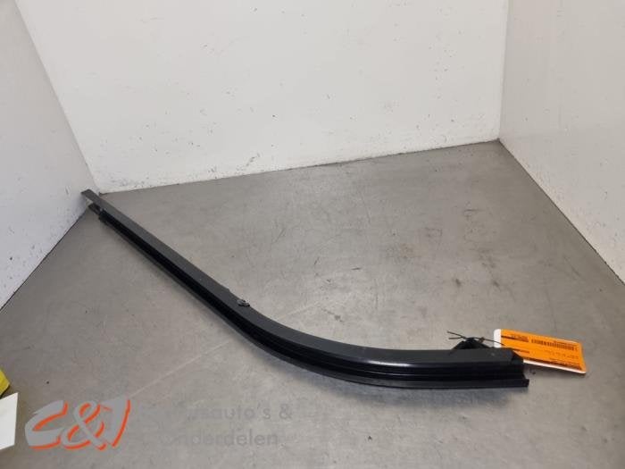 Rail porte coulissante gauche d'un Mercedes Vito, 3 mois de garantie, Utilisé, -, -