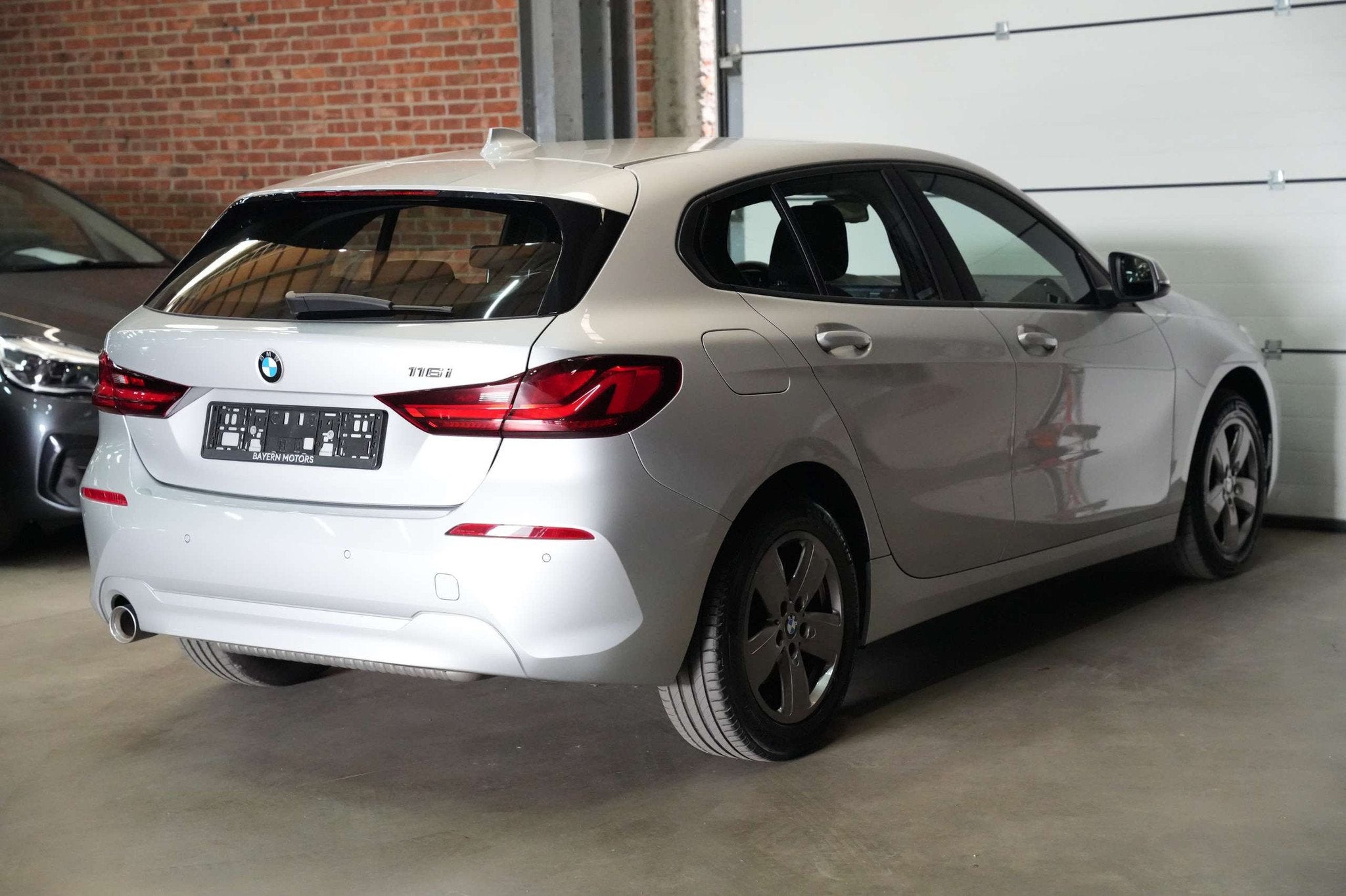 BMW 116 i Benzine Garantie EURO 6d, https://public.car-pass.be/vhr/8b070d82-f4f9-4dfa-85f0-ca2711e886dd, Gebruikt, Bi-Xenon koplampen