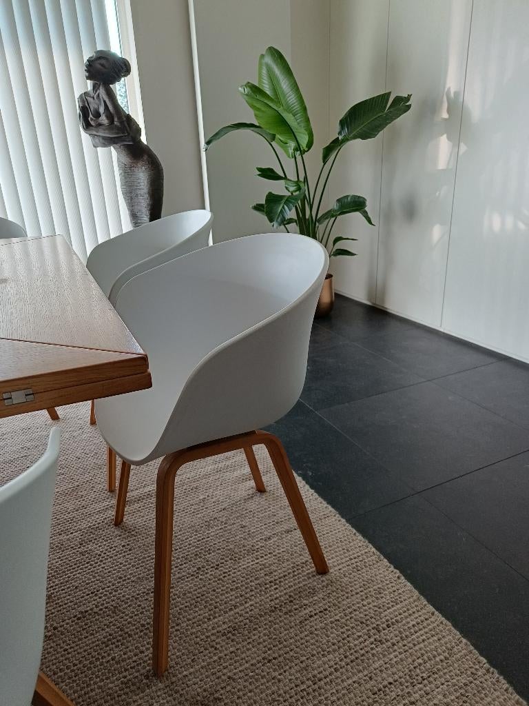 Hay witte stoelen, Huis en Inrichting, Ophalen, Gebruikt, Wit, Vijf, Zes of meer stoelen