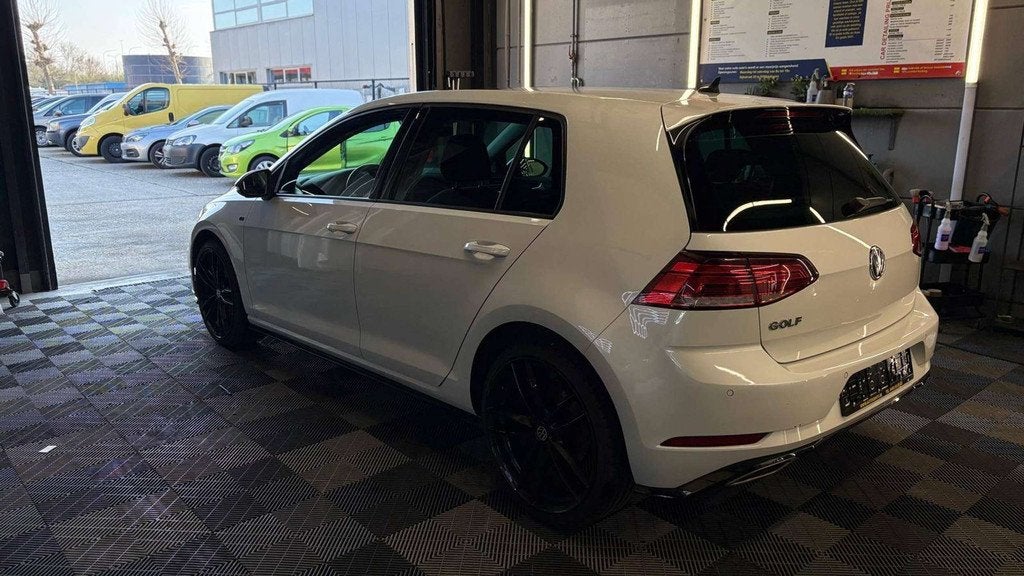 Volkswagen Golf 1.0 TSI bj. 2019 R-Line REEDS GEKEURD VOOR V, Gebruikt, 4 cilinders, Wit, Bedrijf