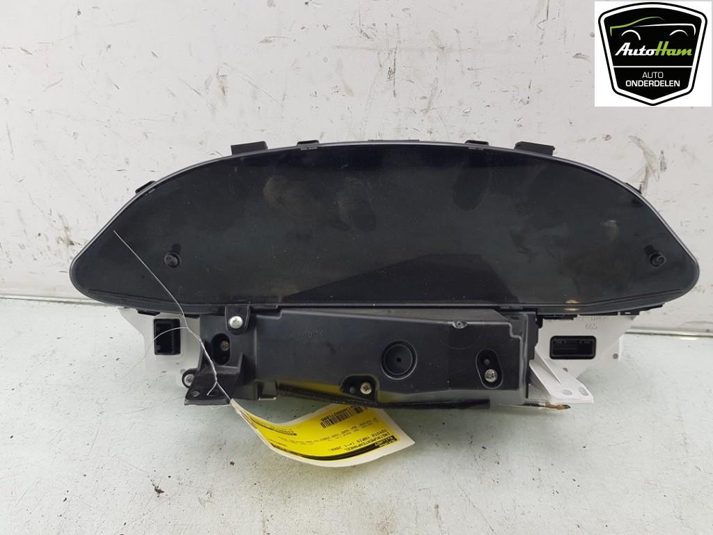 COCKPIT Toyota Yaris II (P9) (|838000DJ30|), Gebruikt, Toyota