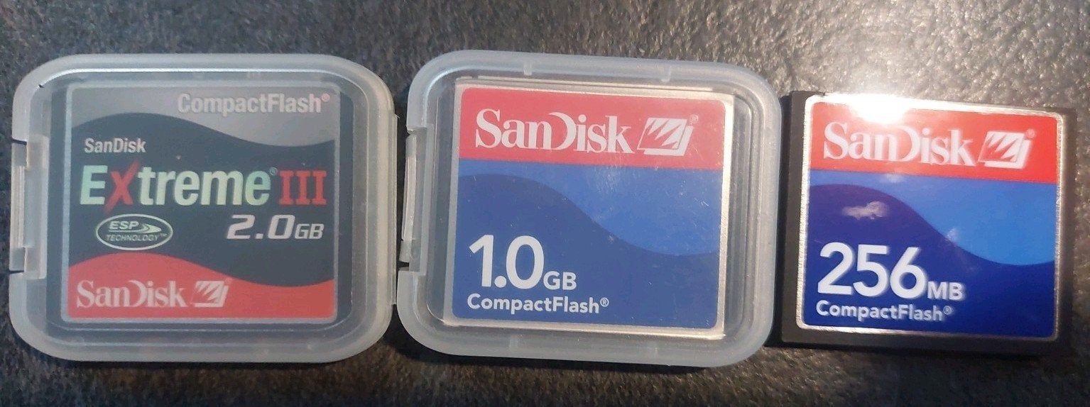 drie CompactFlash (CF) geheugenkaarten, TV, Hi-fi & Vidéo, Photo | Cartes mémoire, Enlèvement
