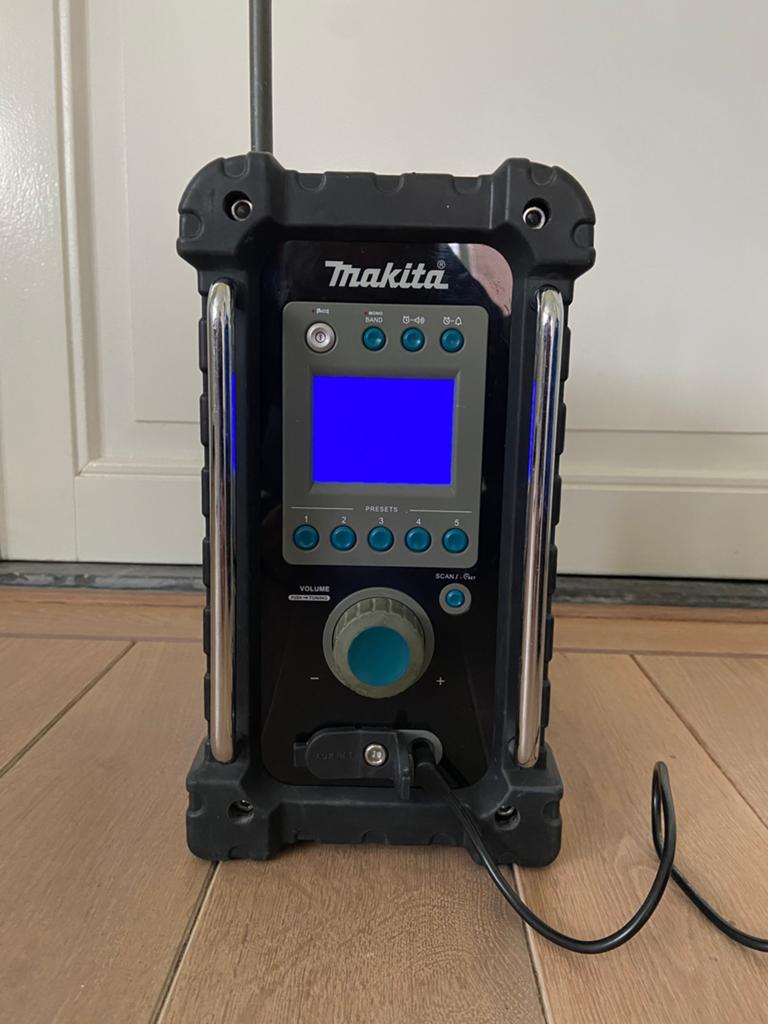 Makita BMR 100 bouwradio., Audio, Tv en Foto, Radio's, Zo goed als nieuw, Bouwradio, Ophalen