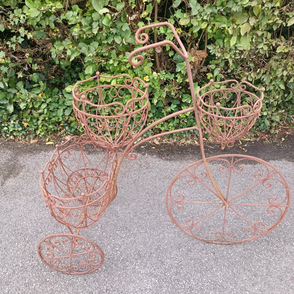 Vélo rouillé avec panier  pour décoration dans le jardin, Enlèvement, Comme neuf