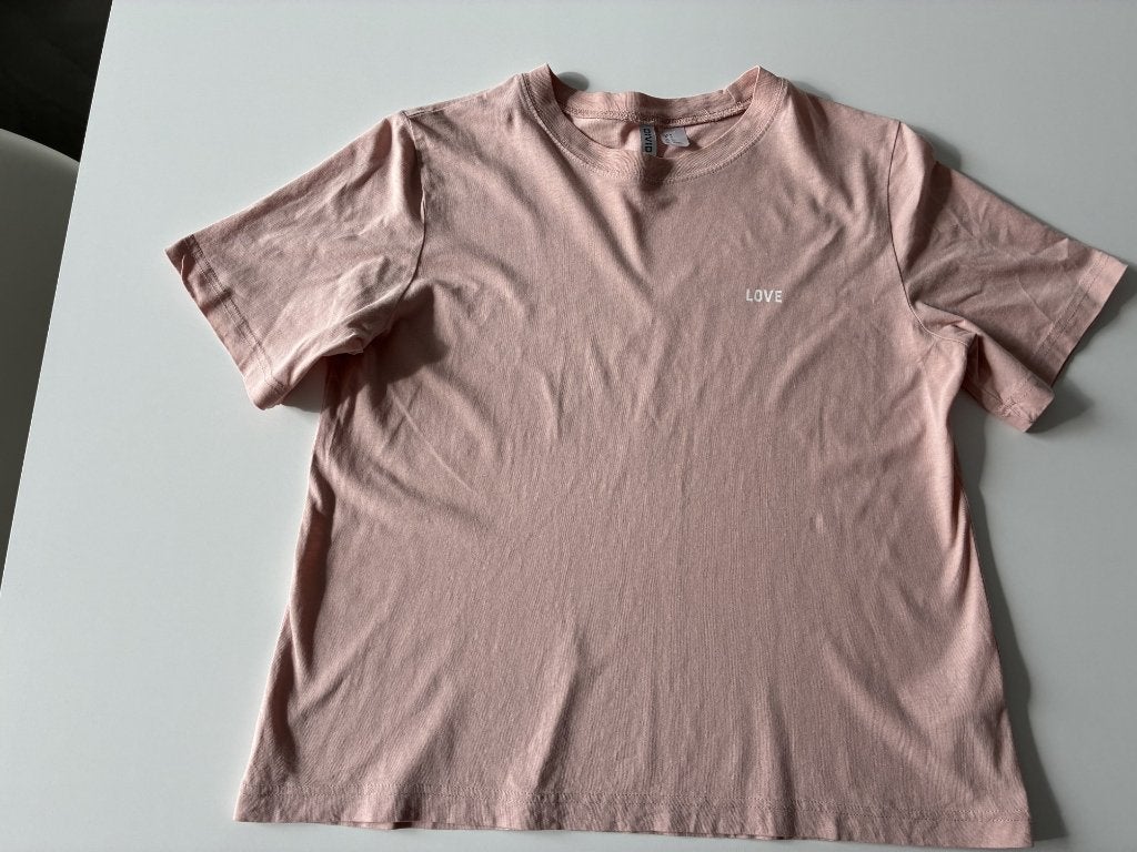 Roze t-shirt met tekst Love van H&M maat s, Kleding | Dames, H&M, Ophalen of Verzenden, Zo goed als nieuw, Korte mouw