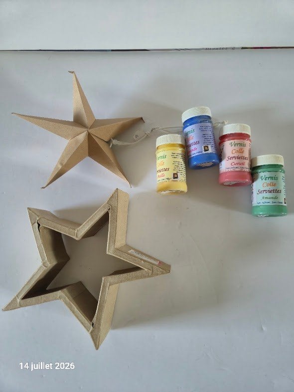 Lot de 4 pots de vernis colle de couleur, et 2 étoiles, Bricolage & Construction, Peinture, Vernis & Laque, Comme neuf, Peinture