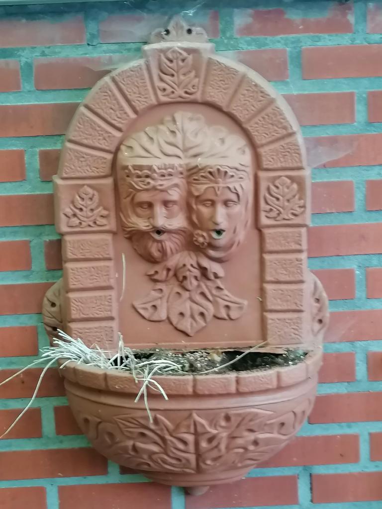 Plastiek bloembakken, Ophalen, Zo goed als nieuw
