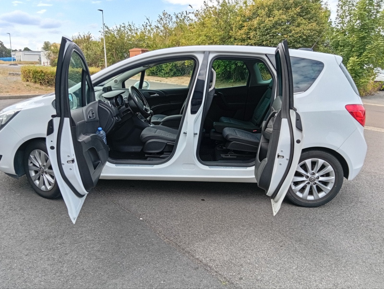 OPEL MERIVA 2017, 1.4TURBO Essence EURO 6B 1ER Propriétaire, Auto's, Opel, Stof, 4 cilinders, Wit, Particulier