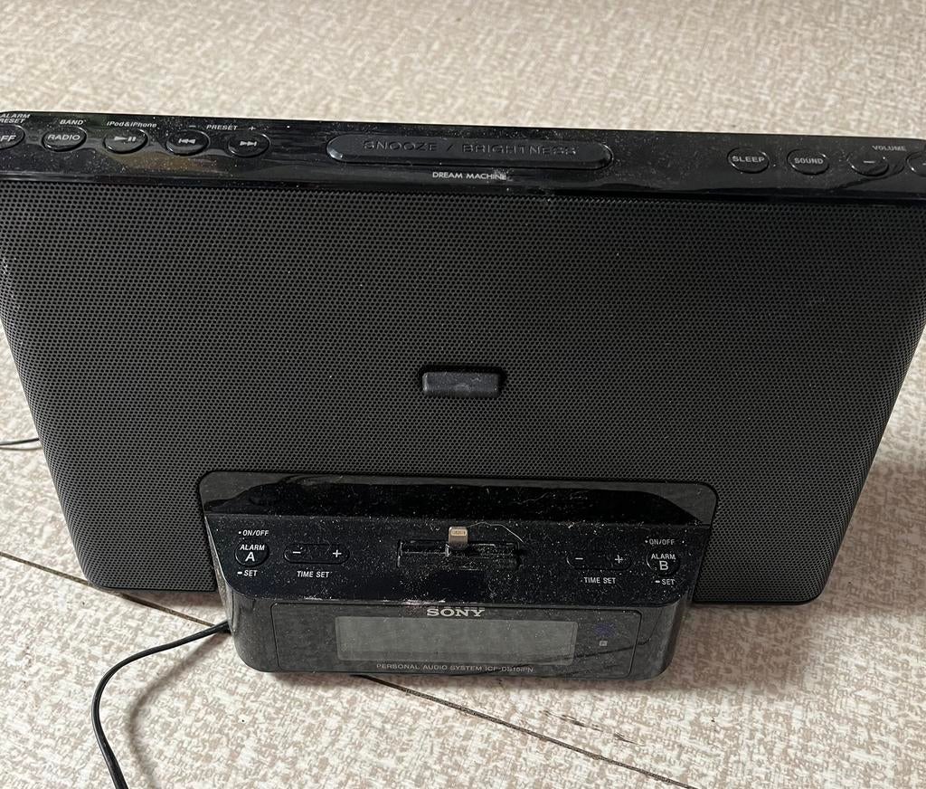 Enceinte radio - reveil « Sony », Enlèvement, Comme neuf