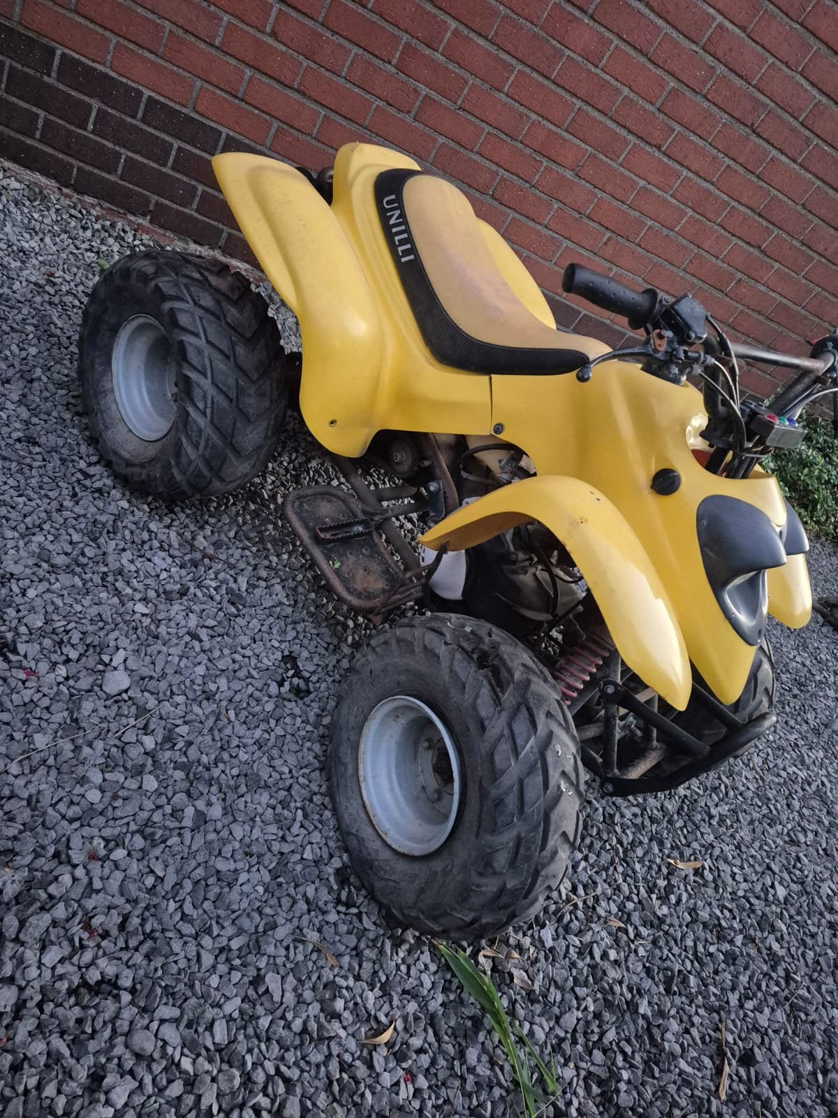 Quad 50 b klasse met papier, Fietsen en Brommers, Ophalen of Verzenden, Zo goed als nieuw