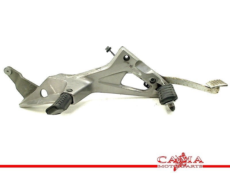 REPOSE PIEDS AVANT DROIT Honda, Dhr. S. di Majo, Utilisé, Info@cama-motorparts.nl, P.J. Troelstraweg 8 8
3144 CX  MAASSLUIS, NL