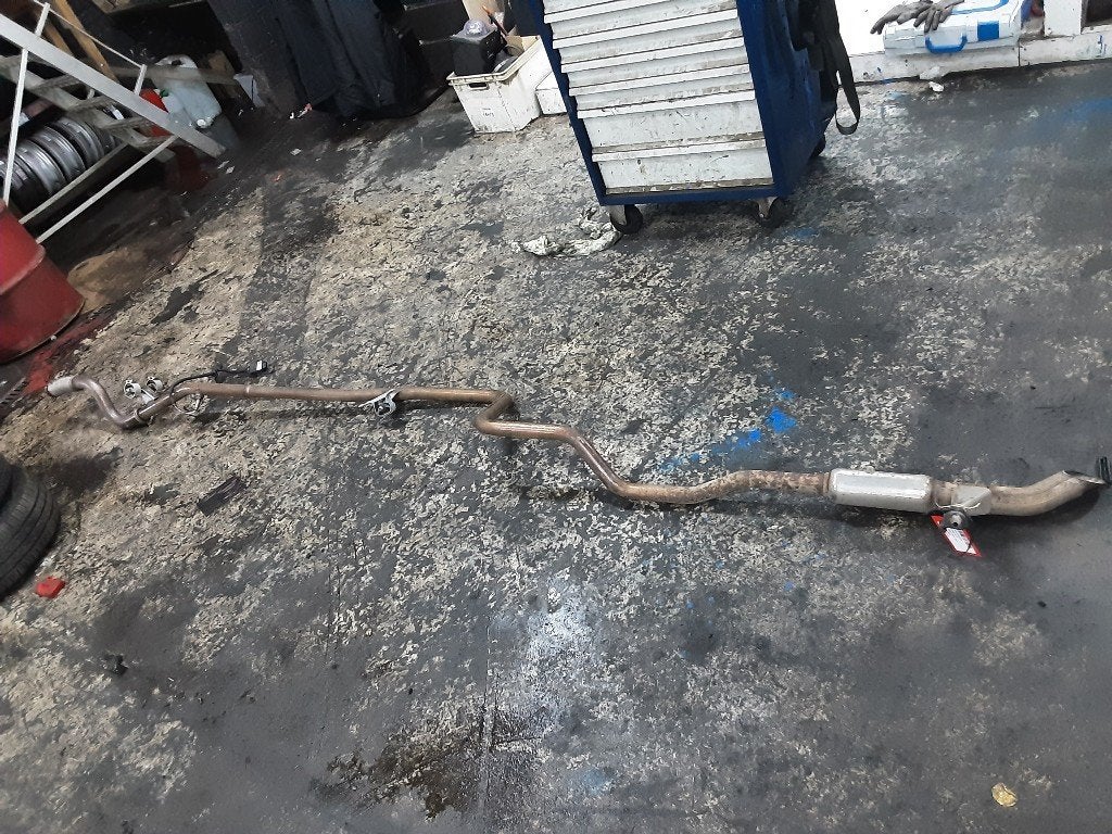 UITLAAT COMPLEET Peugeot Partner (EA / / EF / EN / EU), Gebruikt, Mevr. I. Hauben, Rue de l'Espoir 34 34
4030  GRIVEGNÉE, BE, Info@Collignon.be