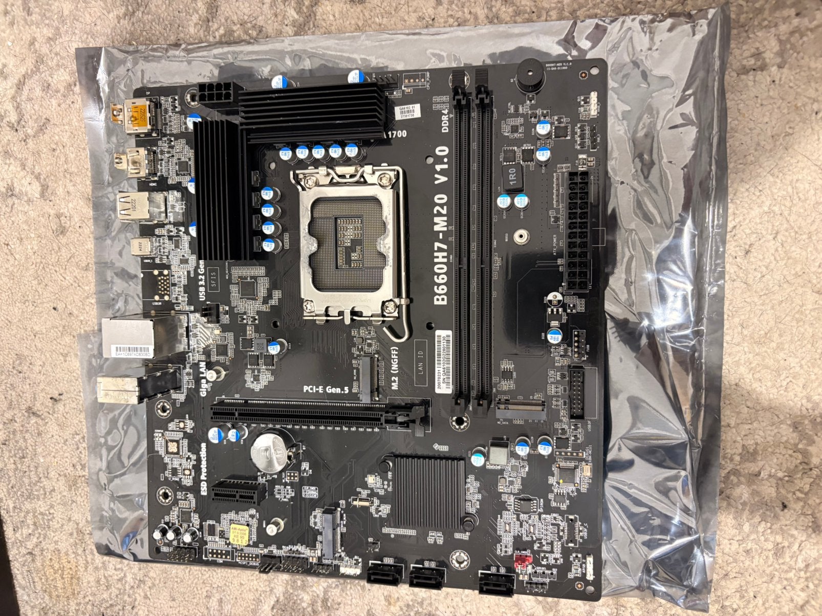 B660 H7 m2 DDR4  LGA1700, Computers en Software, Ophalen, Zo goed als nieuw, Intel, DDR4