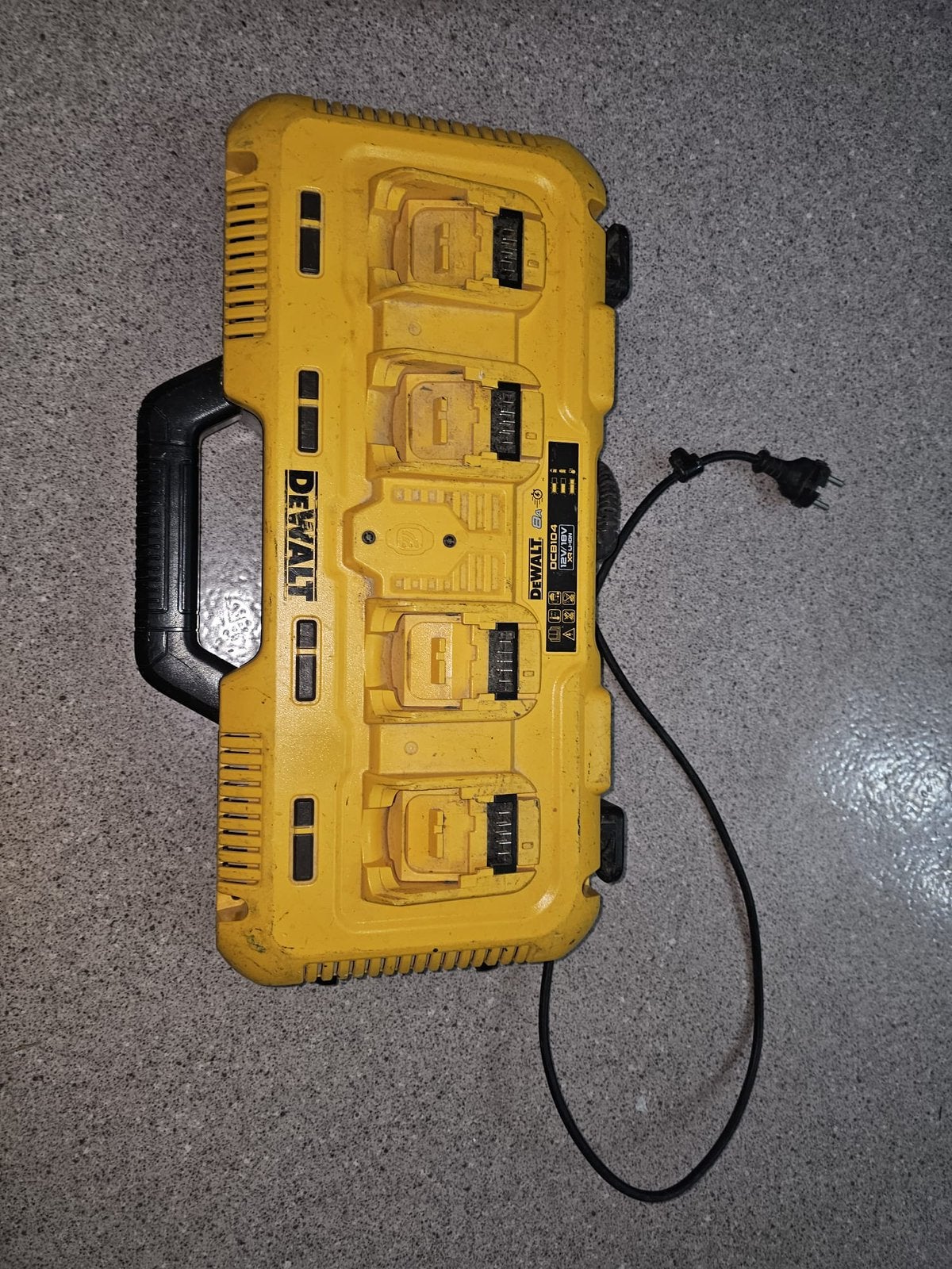 Chargeur rapide DeWalt 4 ports – DCB104 – 18V XR / FlexVolt, Enlèvement, Comme neuf