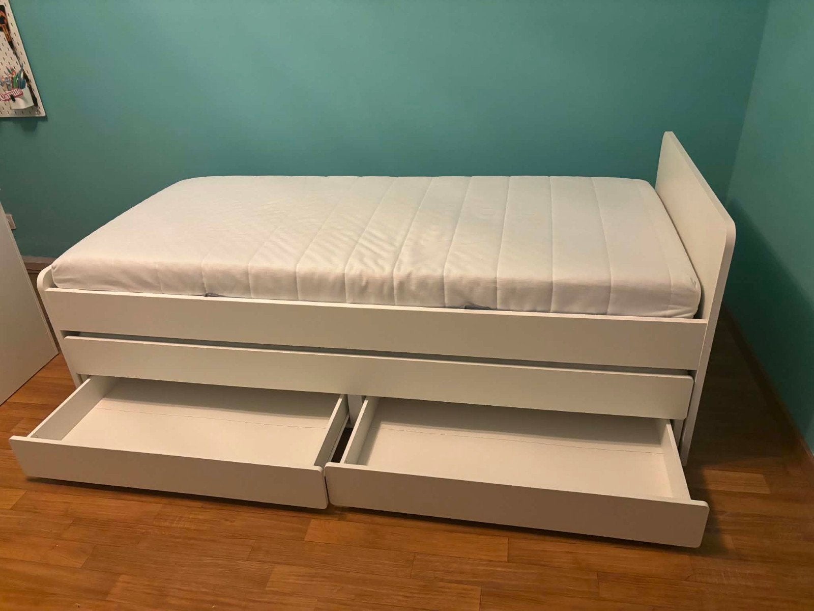 SLÄKT bed ikea, Kinderen en Baby's, Kinderkamer | Bedden, 85 tot 100 cm, Zo goed als nieuw, 180 cm of meer, Ophalen