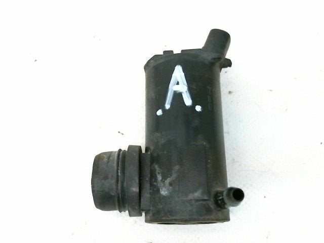 LAVE-GLACE POMPE ARRIÈRE Toyota Avensis Verso (M20), Dhr. M. Roggen, Toyota, Stadsweg 37 37
9917 PV  WIRDUM GR., NL, Utilisé