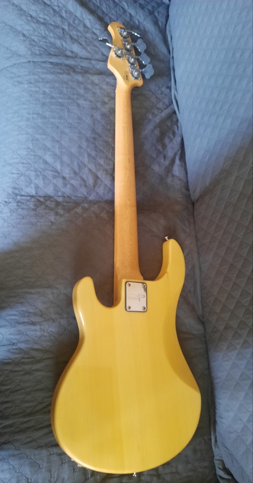 OLP BASS 5 SNAREN VAN MUSICMAN, Muziek en Instrumenten, Ophalen, Zo goed als nieuw, Elektrisch, 5-snarig