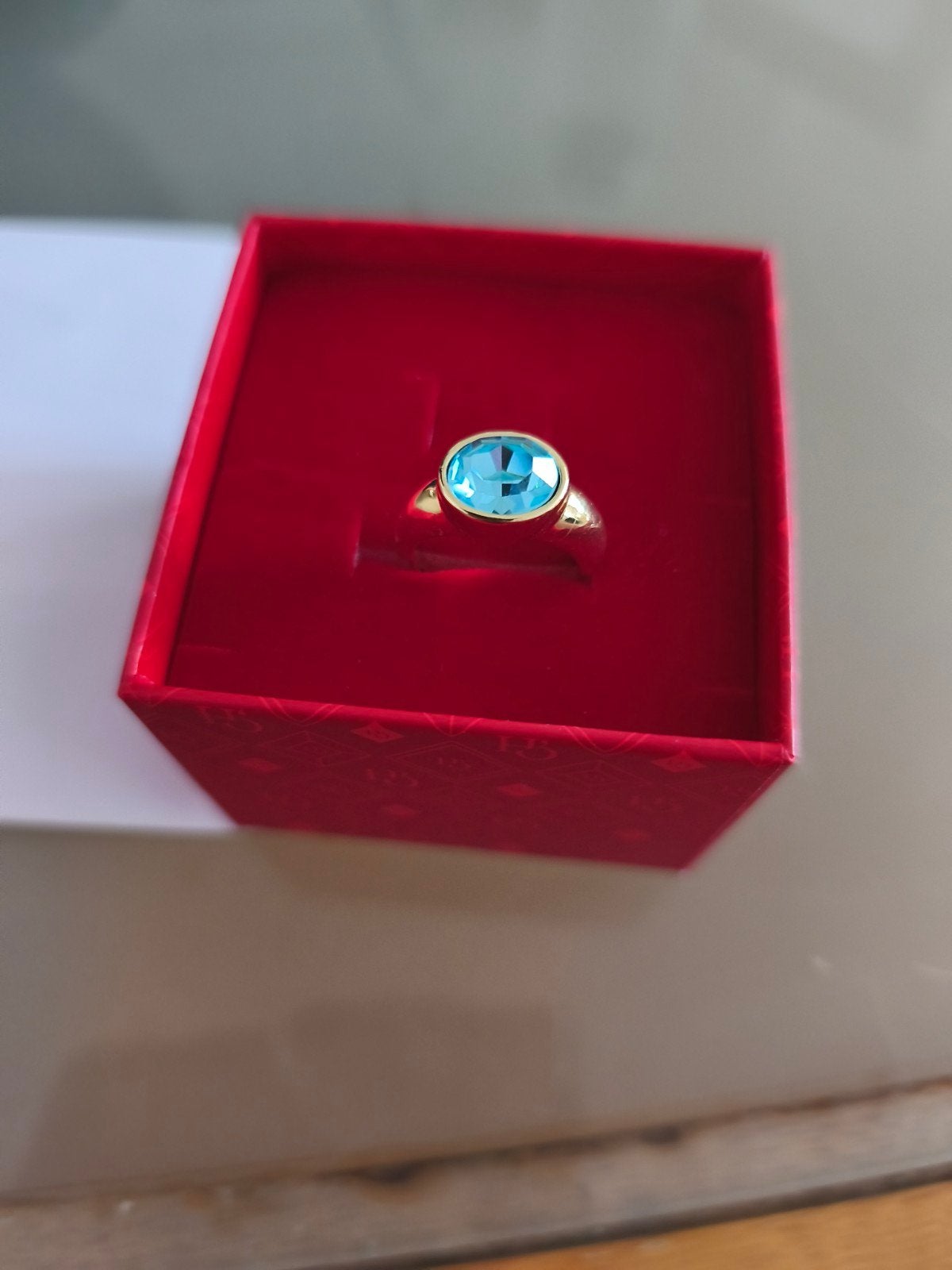 Gouden ring met steen, Ophalen, Geel