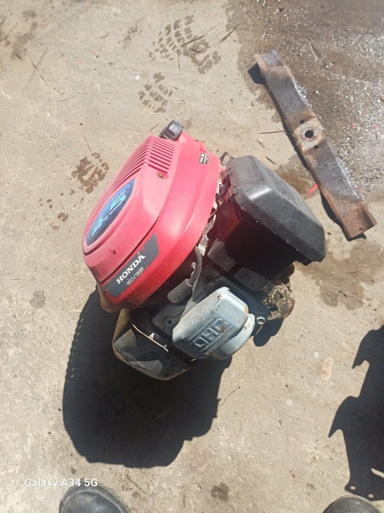 Lot de 3 moteurs tondeuse honda et briggs et stratton, Jardin & Terrasse, Enlèvement, Utilisé, Tondeuses à gazon à essence