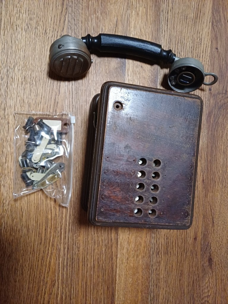Antieke wandtelefoon ATEA, Enlèvement