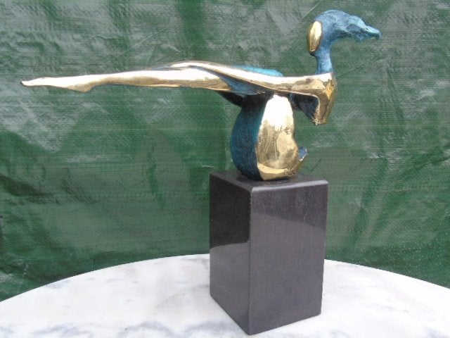 statue art moderne en bronze signé .NICK., Enlèvement ou Envoi, Bronze