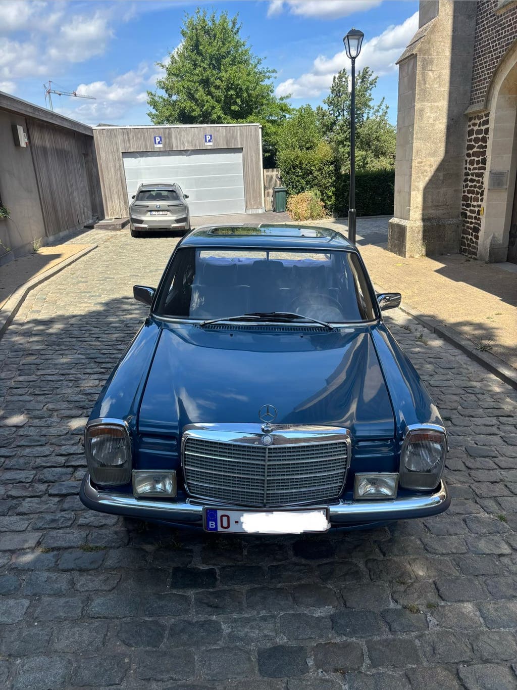 Mercedes-Benz W115 1975 oldtimer met 78.340km, foto 2