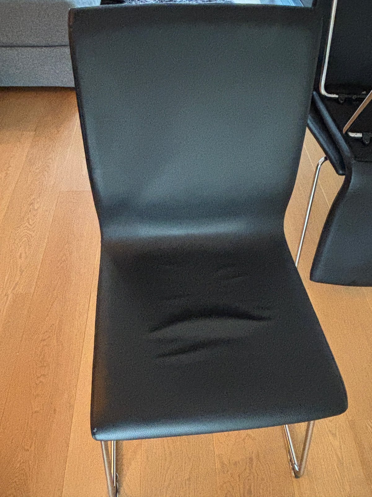 Zwarte eetkamerstoelen metalen poten, Ophalen, Kunststof, Gebruikt, Zwart