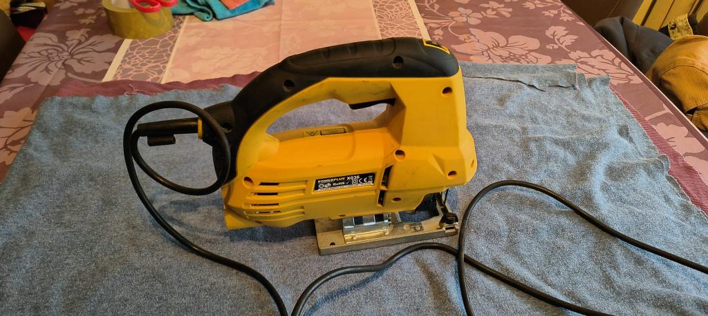 Decoupeerzaag van het merk "Powerplus" model "POWX036", 600 à 1200 watts, Enlèvement, Utilisé, Powerplus