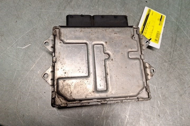 CALCULATEUR MOTEUR ECU Fiat Punto Evo (199) (|51896809|), Autos : Pièces & Accessoires, FCA Germany GmbH, IPC D1-09 Bahnhofsplatz
65423  Rüsselsheim am Main, DE