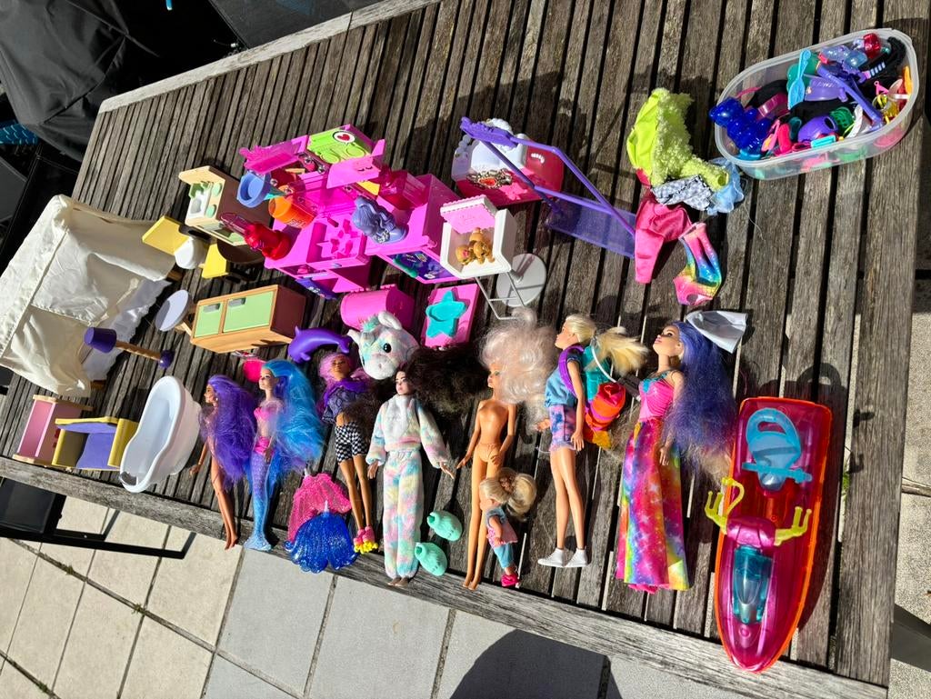 Lot de barbies en parfait état + accessoires, Enlèvement, Comme neuf, Accessoires