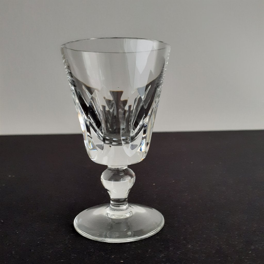 ST. LOUIS 6 geslepen likeurglaasjes H: 11,3 cm Pr.set: € 60, Collections, Porcelaine, Cristal & Couverts, Enlèvement ou Envoi