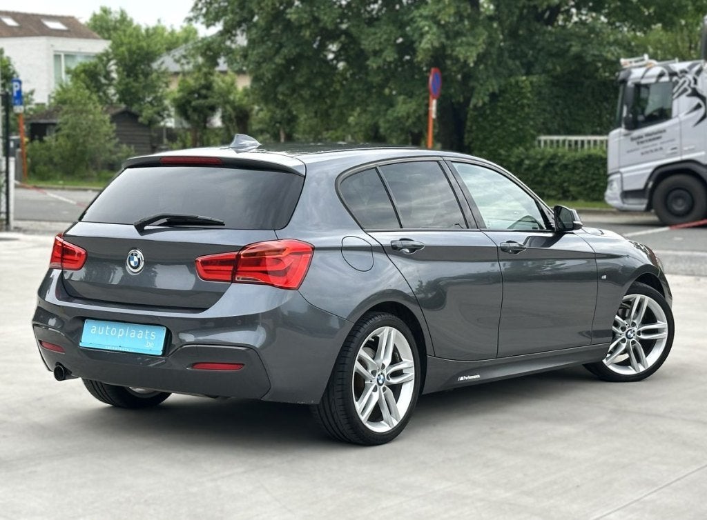 BMW 116i 2017 M Sportpakket 74122km Eerste eigenaar, Argent ou Gris, Achat, Euro 6, Entreprise