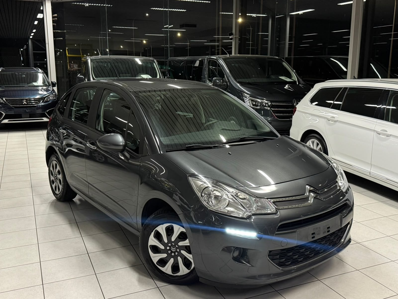 Citroen C3 1.2i Essence 60kW Euro 5b, Achat, Entreprise, https://public.car-pass.be/vhr/f3a19f56-bfea-4502-a43a-43eb95c3064a, Boîte manuelle